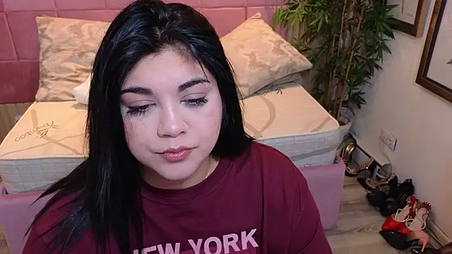 SpicyCarlaXX online show from 03-06-26, 08:15