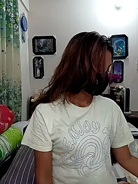 Snapshot of Sexy-Jara1 chatting on 02-23-26, 02:06 Sexy-Jara1 online show from 02-23-26, 02:06