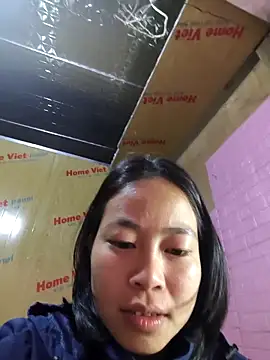 Snapshot of Cat-meow chatting on 11-17-25, 12:58 Cat-meow online show from 11-17-25, 12:58