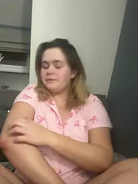 Snapshot of Blonde_Bunny chatting on 02-01-26, 11:58 Blonde Bunny online show from 02-01-26, 11:58