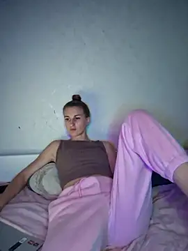 carolinakis  online show from 12-16-25, 08:24