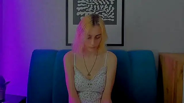 Snapshot of MiilaGlow chatting on 02-26-26, 02:06 MiilaGlow online show from 02-26-26, 02:06