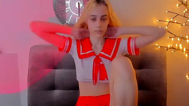 Snapshot of MiilaGlow chatting on 02-28-26, 02:17 MiilaGlow online show from 02-28-26, 02:17