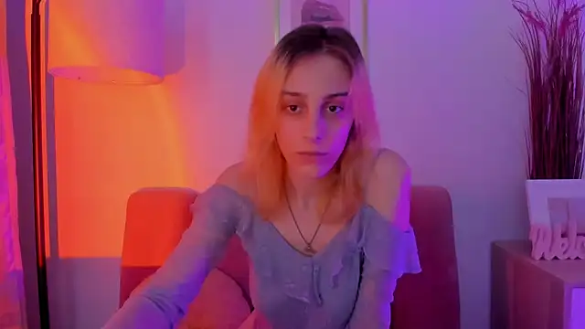 MiilaGlow online show from 12-04-25, 03:11