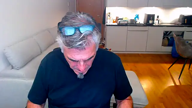 Buidapest online show from 03-27-26, 10:33