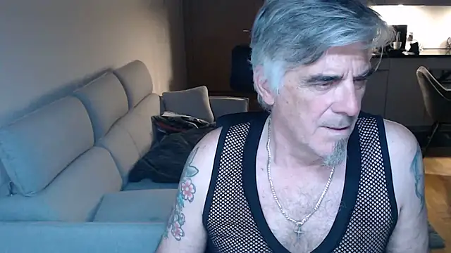 Snapshot of Buidapest chatting on 05-20-26, 10:18 Buidapest online show from 05-20-26, 10:18