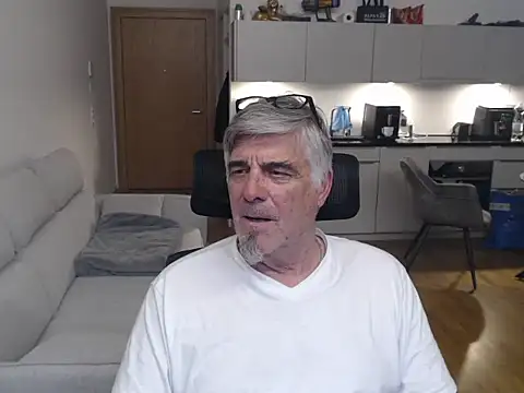 Buidapest online show from 04-12-26, 12:19