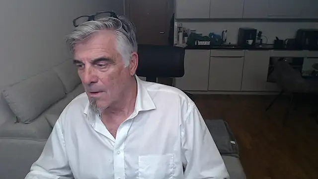 Buidapest online show from 04-05-26, 06:58