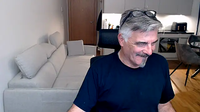 Buidapest online show from 03-04-26, 09:11