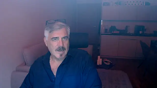 Buidapest online show from 12-18-25, 09:40