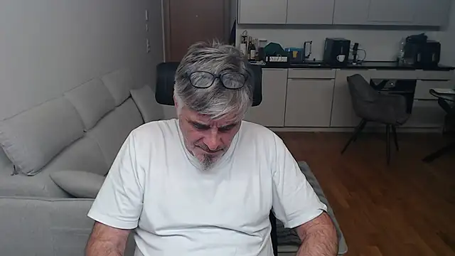 Buidapest online show from 04-01-26, 01:51