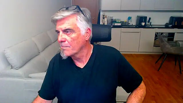 Buidapest online show from 03-26-26, 09:35