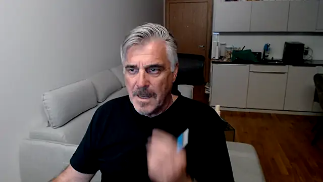 Buidapest online show from 11-17-25, 01:53