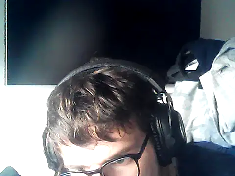 Snapshot of DesertedMonoxide chatting on 05-14-26, 04:04 DesertedMonoxide online show from 05-14-26, 04:04