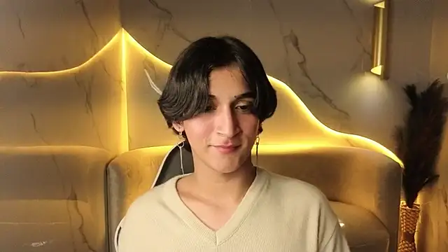 Snapshot of zoe_tp chatting on 11-22-25, 10:30 zoe tp online show from 11-22-25, 10:30