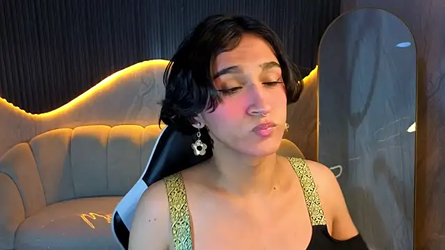 zoe tp online show from 12-19-25, 07:49