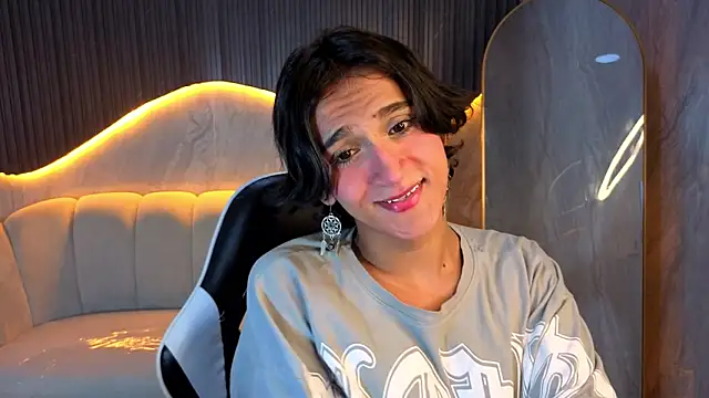 zoe tp online show from 12-16-25, 07:51