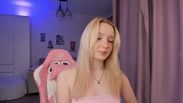 Tiffany Paw online show from 01-12-26, 03:13