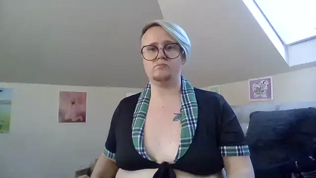 queerlyjaz online show from 12-20-25, 09:50