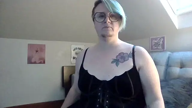 queerlyjaz online show from 11-28-25, 10:43