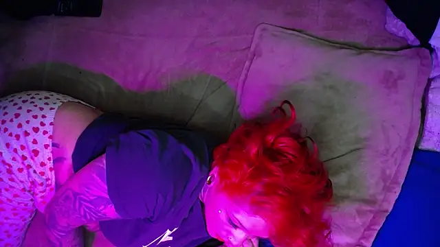 Snapshot of babbyflame chatting on 11-18-25, 06:06 babbyflame online show from 11-18-25, 06:06