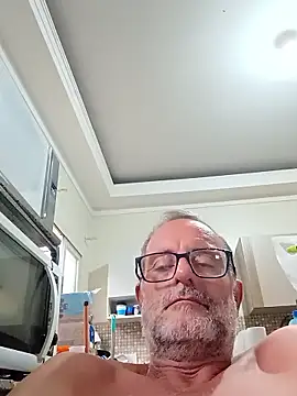 Snapshot of nard53 chatting on 02-01-26, 01:09 nard53 online show from 02-01-26, 01:09