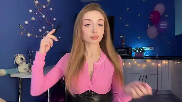 Jolienne online show from 12-17-25, 08:58