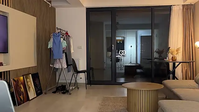 Jolienne online show from 03-30-26, 07:59