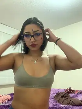 Snapshot of LilithMonette chatting on 04-28-26, 01:04 LilithMonette online show from 04-28-26, 01:04