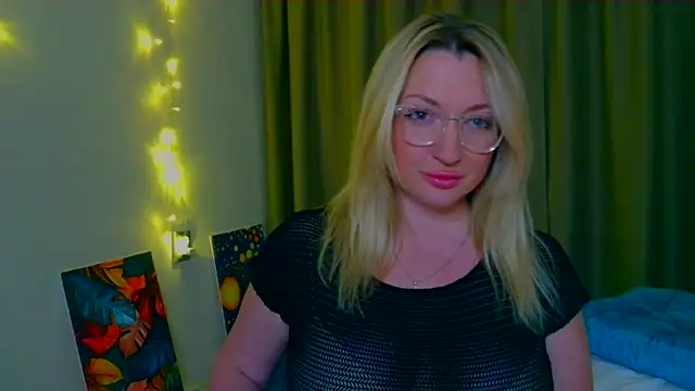 MilaLove   online show from 11-17-25, 03:49