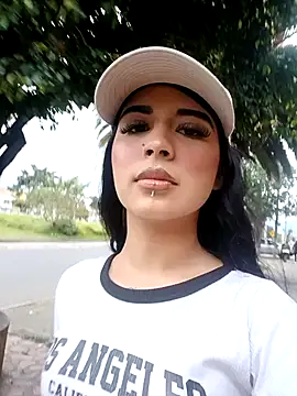 Dannii- online show from 12-21-25, 09:26