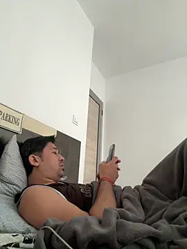 Snapshot of Jhonneeey chatting on 11-21-25, 01:10 Jhonneeey online show from 11-21-25, 01:10