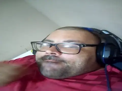 Snapshot of ricardobolinha chatting on 11-17-25, 04:49 ricardobolinha online show from 11-17-25, 04:49