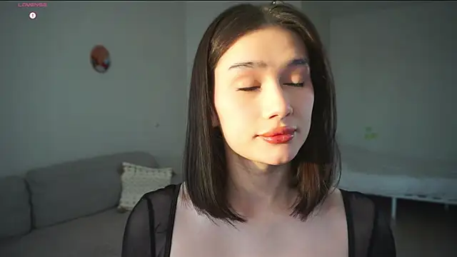 SoftLuna online show from 11-21-25, 04:44