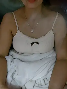 Snapshot of Lianlian68 chatting on 11-17-25, 07:12 Lianlian68 online show from 11-17-25, 07:12