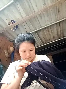 Snapshot of amazo-vv chatting on 11-17-25, 07:56 amazo-vv online show from 11-17-25, 07:56