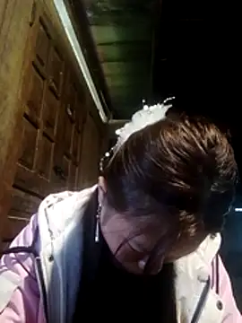 yu-zhen online show from 11-18-25, 03:10