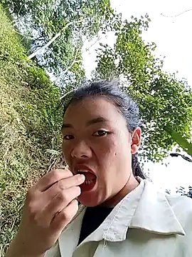 meomeo-00 online show from 12-19-25, 07:22