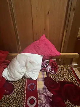 Hot-Today online show from 12-04-25, 01:43