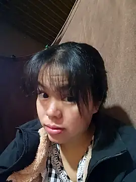 Snapshot of Xiu-L chatting on 11-23-25, 02:10 Xiu-L online show from 11-23-25, 02:10