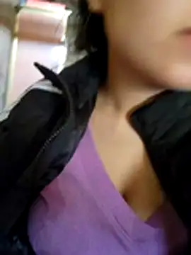 Snapshot of Xiu-L chatting on 11-25-25, 02:56 Xiu-L online show from 11-25-25, 02:56