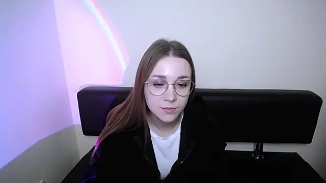 MillaTems  online show from 11-18-25, 10:18