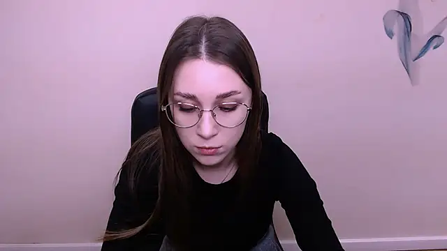 MillaTems  online show from 12-15-25, 09:04