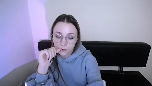 MillaTems  online show from 11-20-25, 09:54