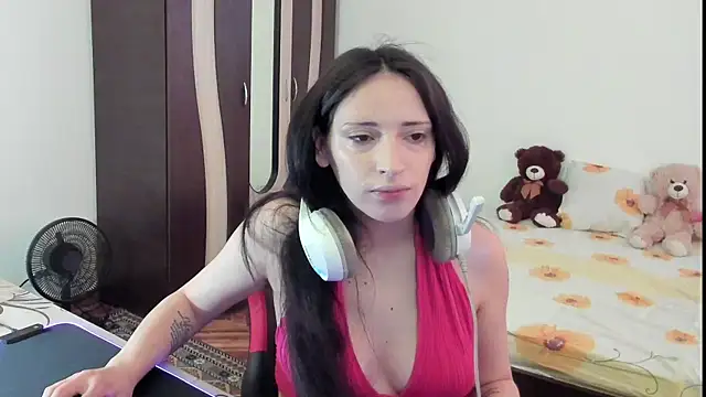 bettyButterfly online show from 05-28-26, 11:05