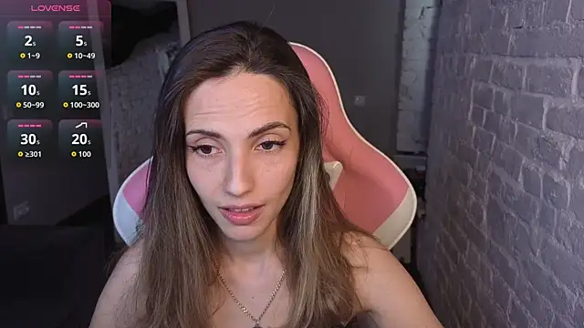 Snapshot of amelia_meili chatting on 06-15-26, 01:33 amelia meili online show from 06-15-26, 01:33