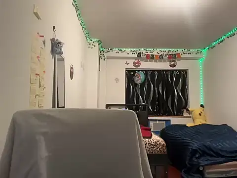 Snapshot of tinydaisy21 chatting on 11-18-25, 02:59 tinydaisy21 online show from 11-18-25, 02:59