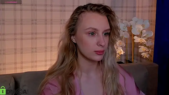 Snapshot of KiraRuiz chatting on 02-28-26, 12:43 KiraRuiz online show from 02-28-26, 12:43