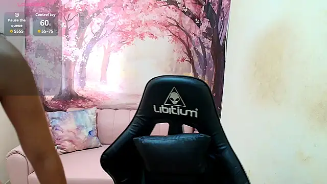 Emma latinasexy18 online show from 11-20-25, 05:57