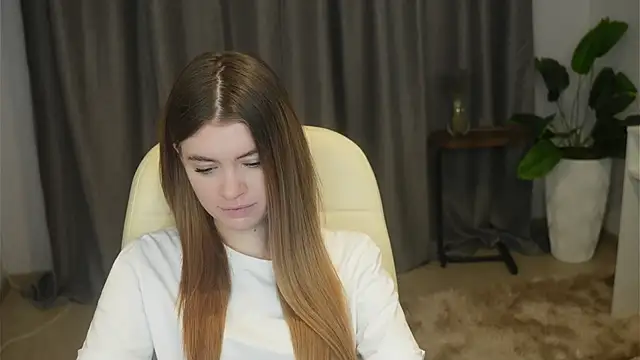 AngelesBenitz online show from 11-20-25, 01:23